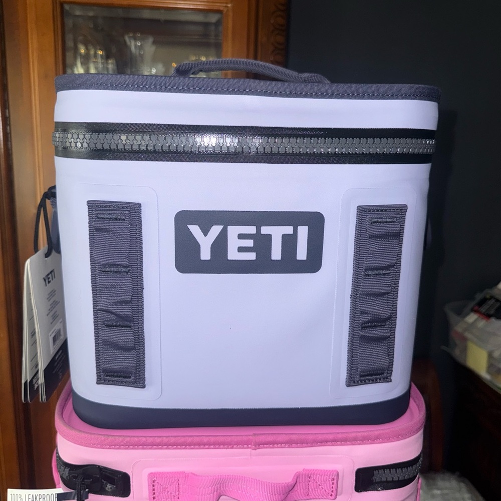 YETI Cooler Flip8